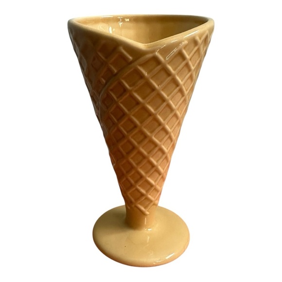 Pottery Barn Ice Cream Cone Bowls - Picture 1 of 6